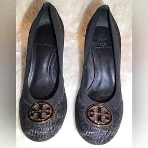 Tory Burch black round toe pump size 10M